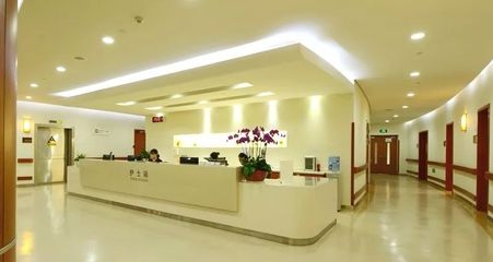 華邦瀛液晶拼接屏入駐香港大學(xué)深圳醫(yī)院，科技賦能智慧醫(yī)療信息咨詢服務(wù)新升級(jí)